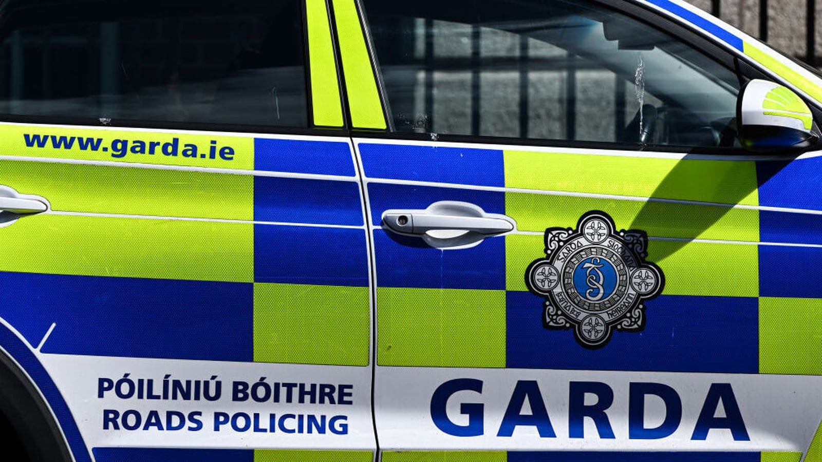 Three teenagers arrested in Louth after car chase