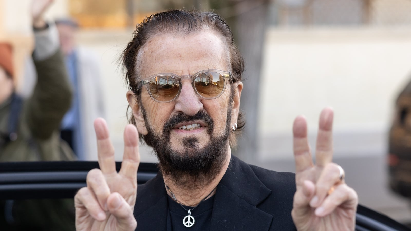 Ringo Starr announces new album and releases single