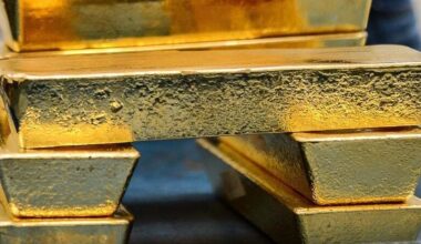 Gold trims losses as Trump postpones strikes on Iran