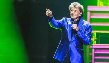 Barry Manilow announces first album in 15 years
