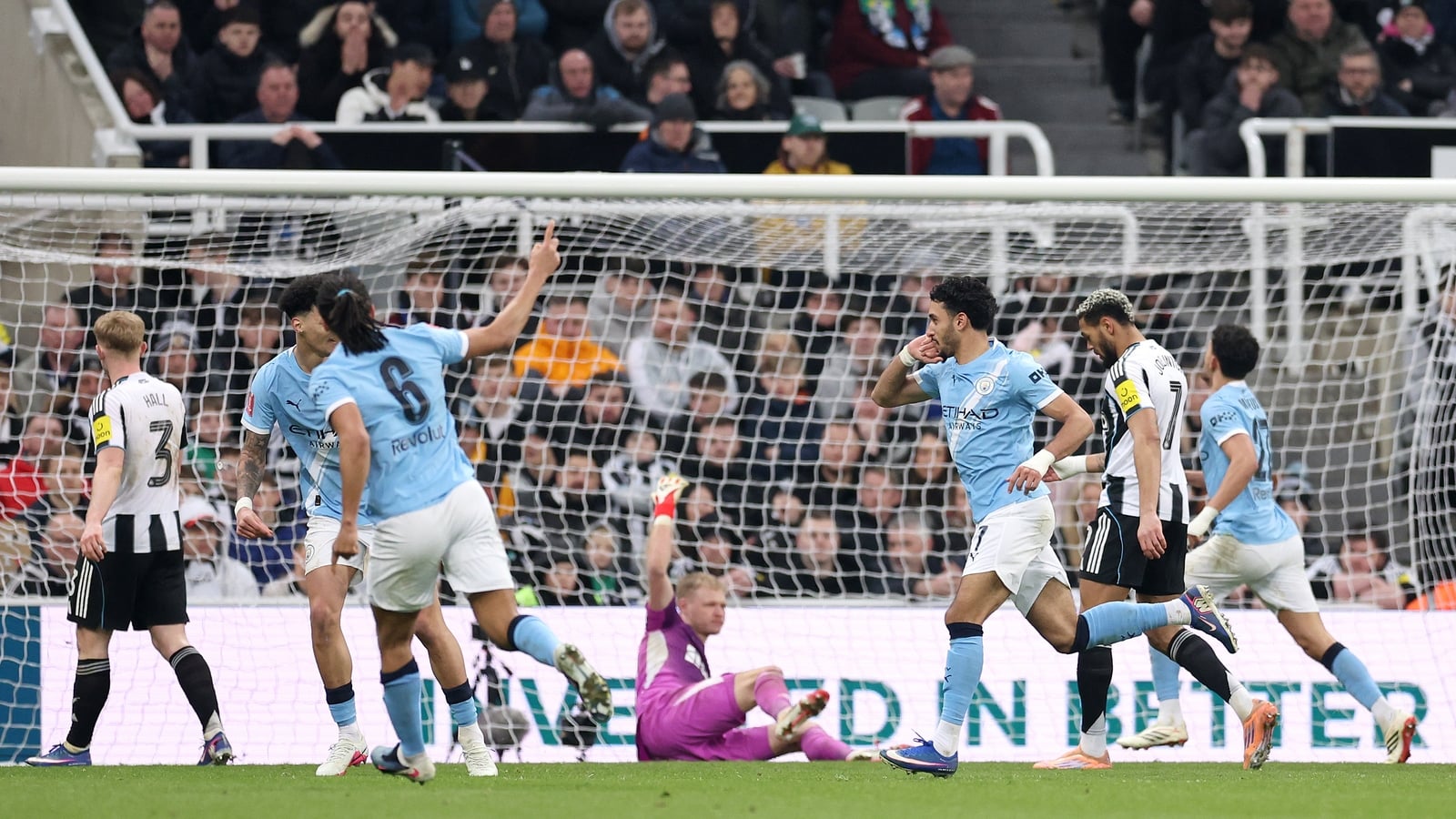 Marmoush double sends Man City into cup quarter-finals
