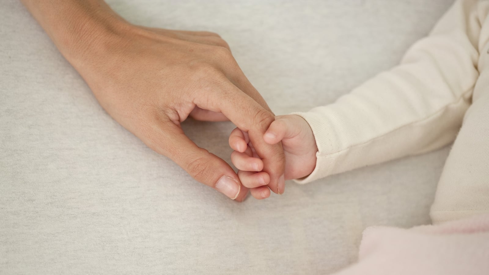 Women to challenge daughter's passport refusal