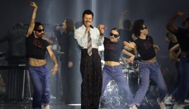 1D encouraged to 'give a lot of themselves away'