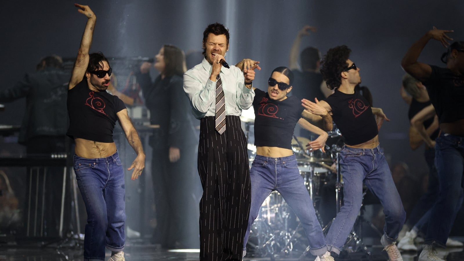 1D encouraged to 'give a lot of themselves away'