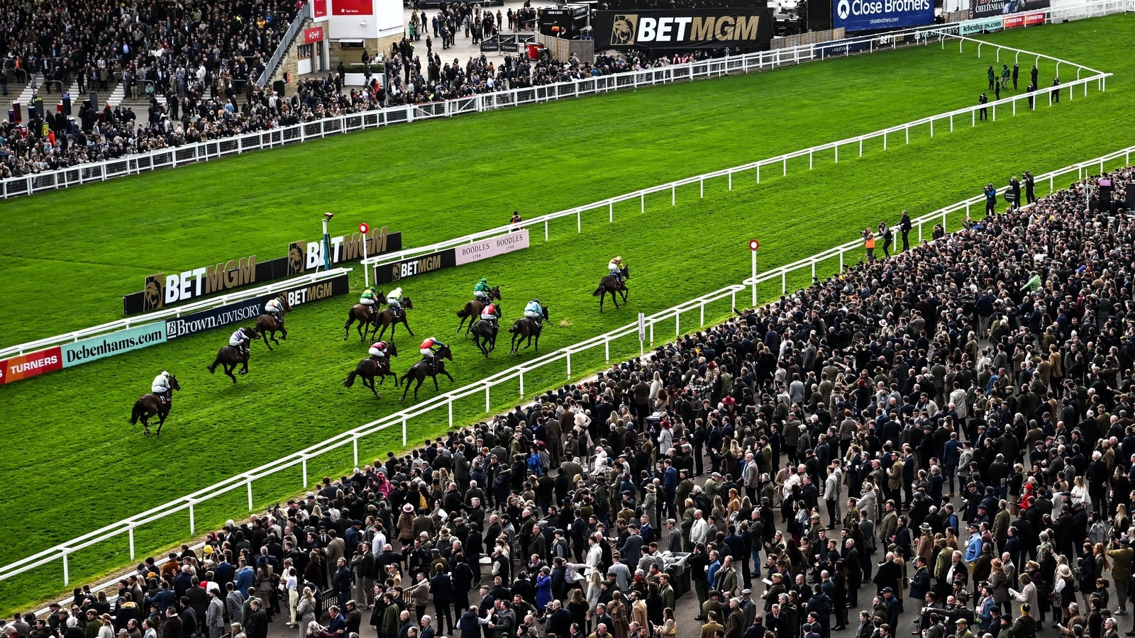 Jockeys clash over 'horrific' Festival starting procedure