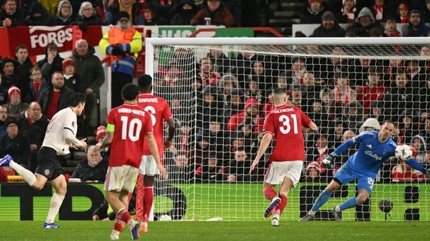 Midtjylland's South Korean forward #10 Gue-sung Cho (L)