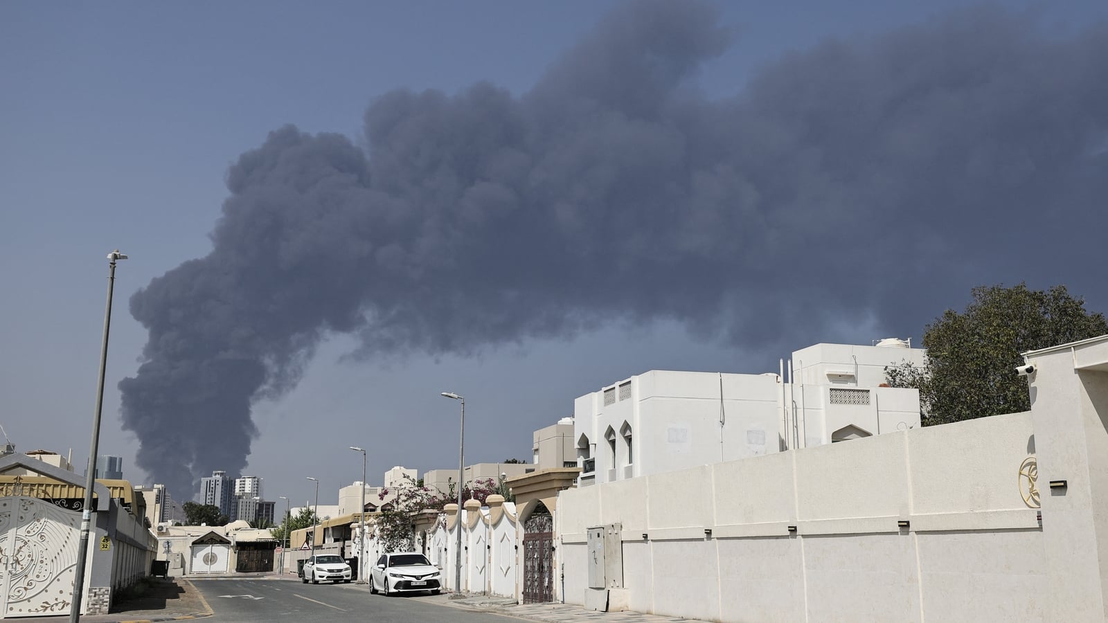 Trump threatens Iran oil hub as strait tensions rise