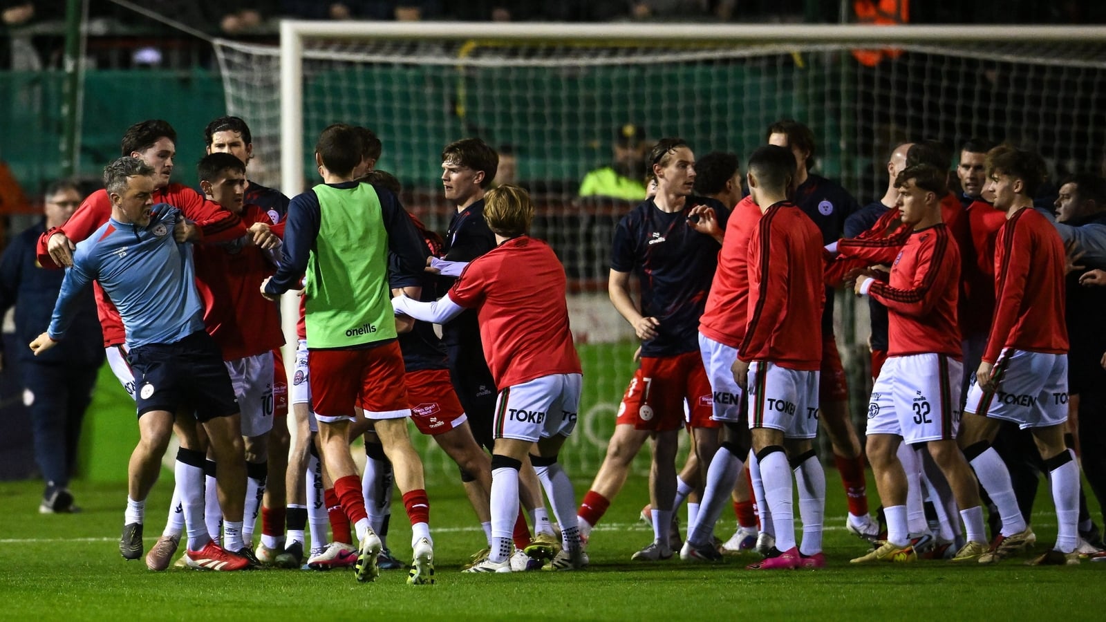 Tensions simmer in Dublin derby statemate at Tolka Park