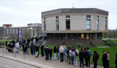 Meningitis cases in Kent rise amid 'explosive' outbreak