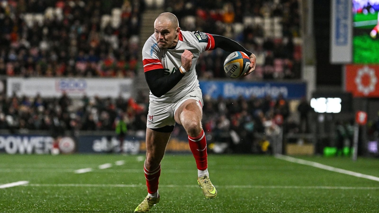 Internationals back as Stockdale starts at 13