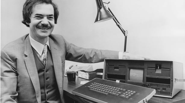 CALIFORNIA - APRIL 1: Adam Osborne, of the Osborne Computer Corporation, is photographed with his Osborne 1, the first commercially successful portable computer on April 1, 1981. (Photo by Bill Crouch/MediaNews Group/Oakland Tribune via Getty Images)