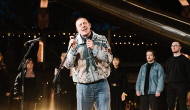 Dermot Kennedy surprises fans at intimate pop-up gig