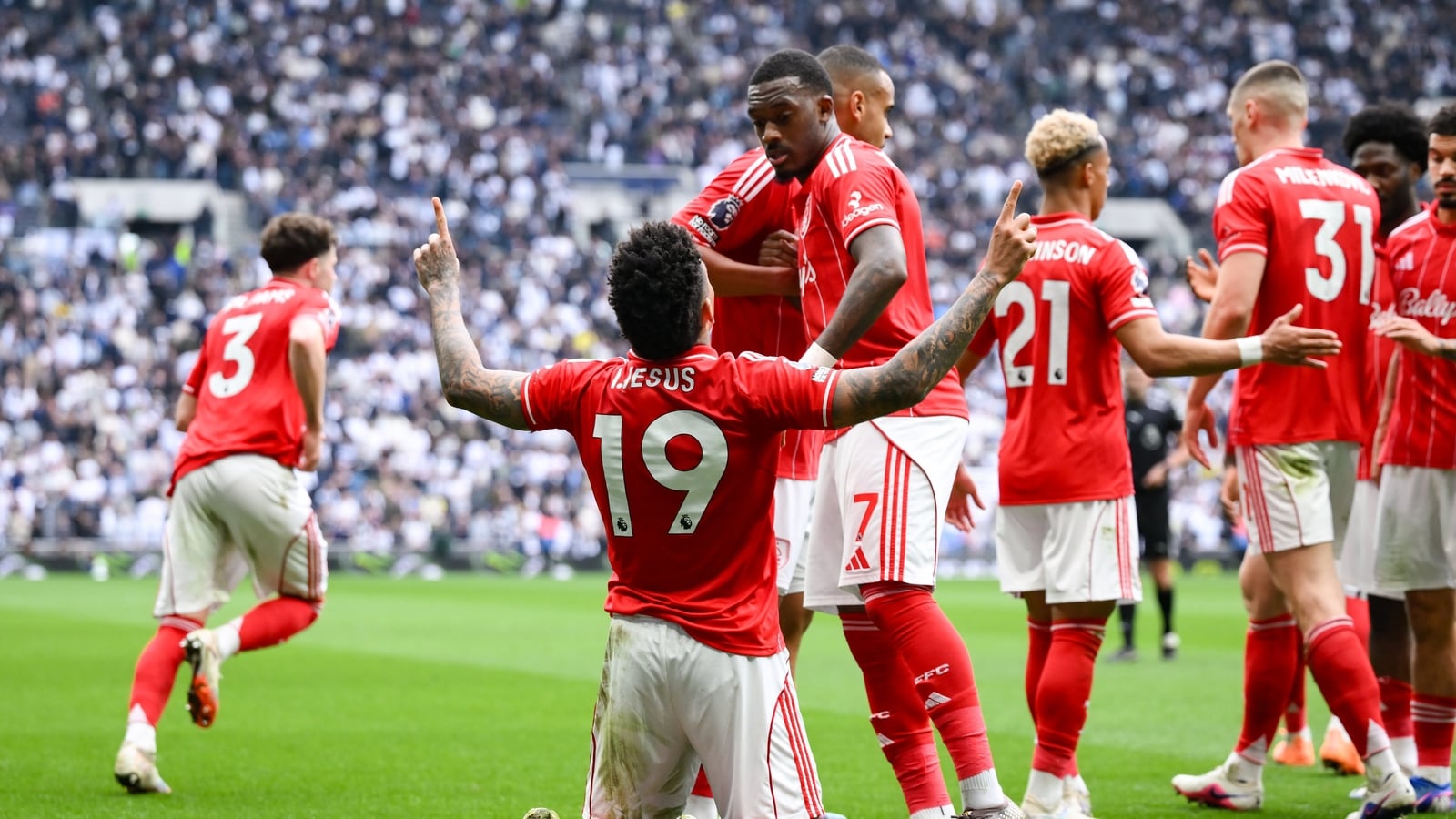 Tottenham falter again as Forest cruise to victory