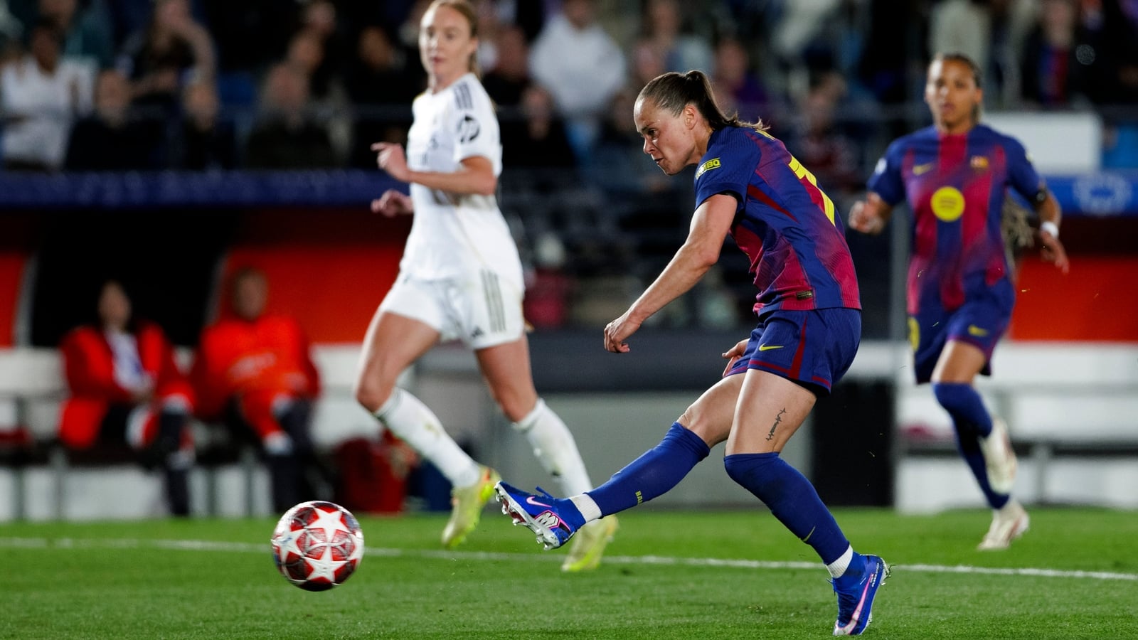 Pajor serves Ireland warning as Barca hammer Real Madrid