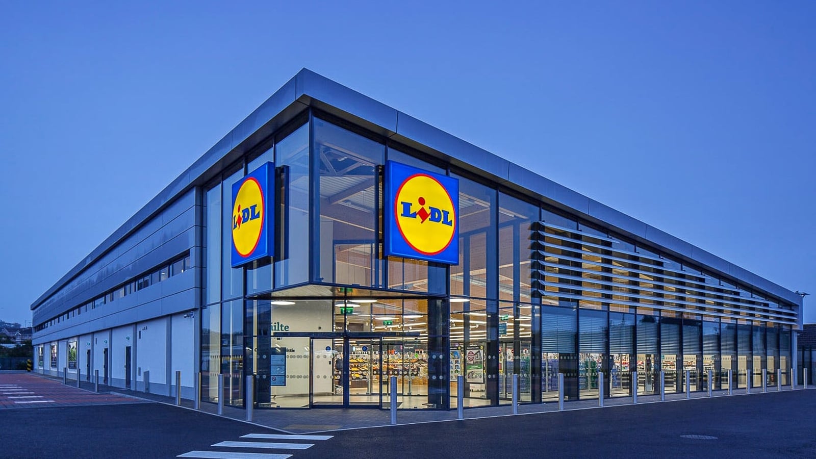 Lidl Ireland announces new price cuts on milk and butter