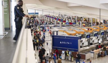 US Senate moves to end airport chaos over budget standoff