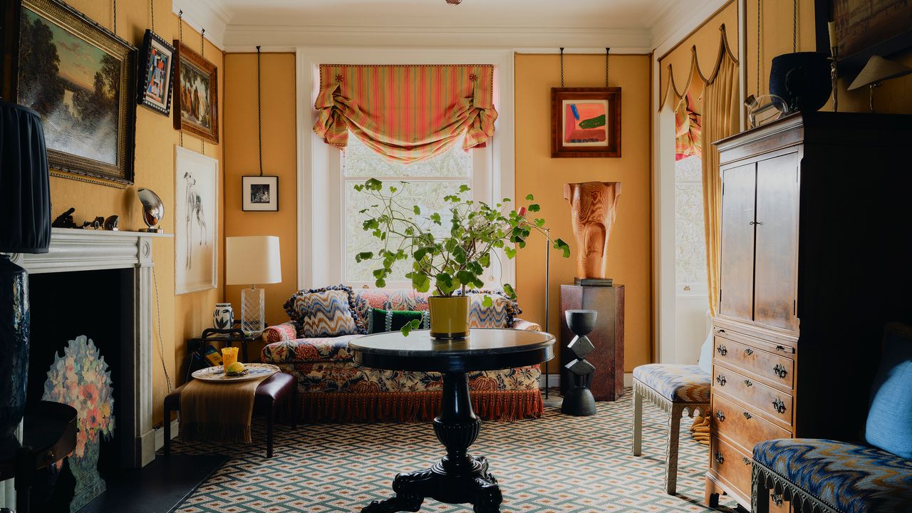 The tiny, exquisite Holland Park apartment of Martin Brudnizki and Jonathan Brook