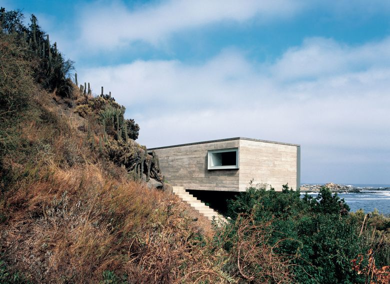 One of Radić's many residential projects, Casa Pite in Papudo, Chile, was embedded into a rocky outcrop.
