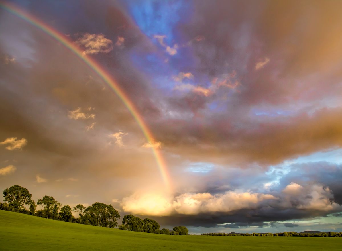 A period of 'nice and settled' conditions is on the way after Ireland was lashed by downpours and gale-force winds across the weekend