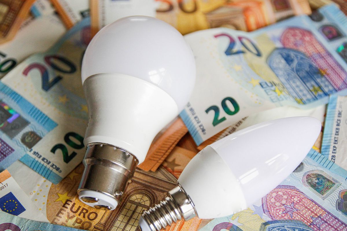 Lightbulbs on euro notes
