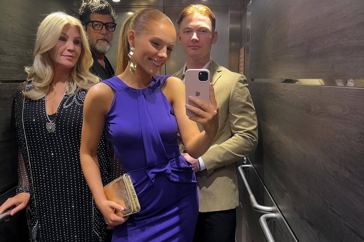 yvonneconnolly_ / Instagram