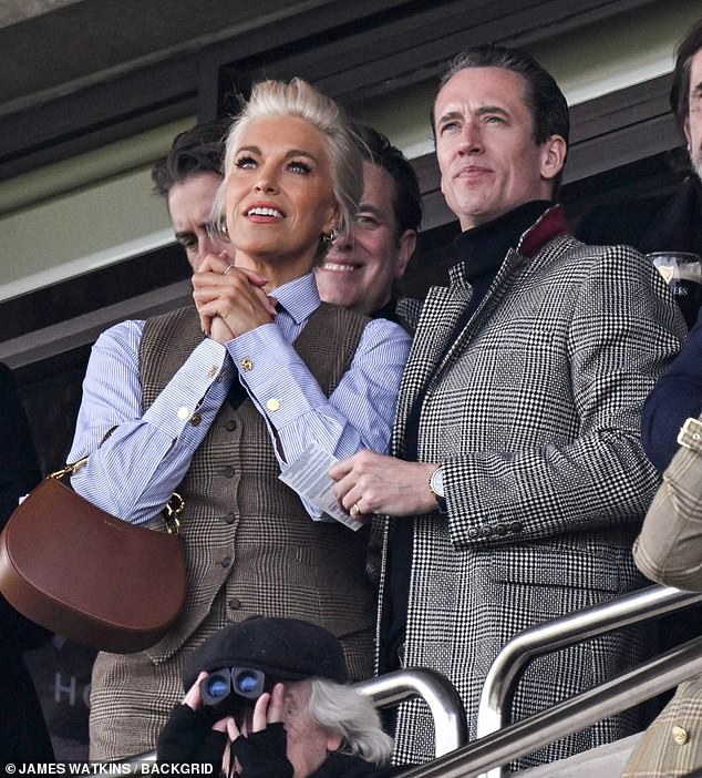 Only briefly did the pair appear to take their eyes off each other