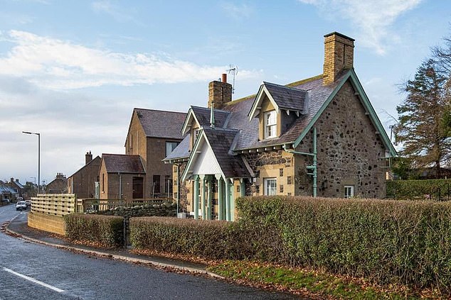 Bughtrig Cottage, a luxurious two-bedroom hideaway facing the Cheviot Hills