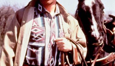 Tributes have poured in for Hollywood actor Chuck Norris after he died in Hawaii on Friday at the age of 86