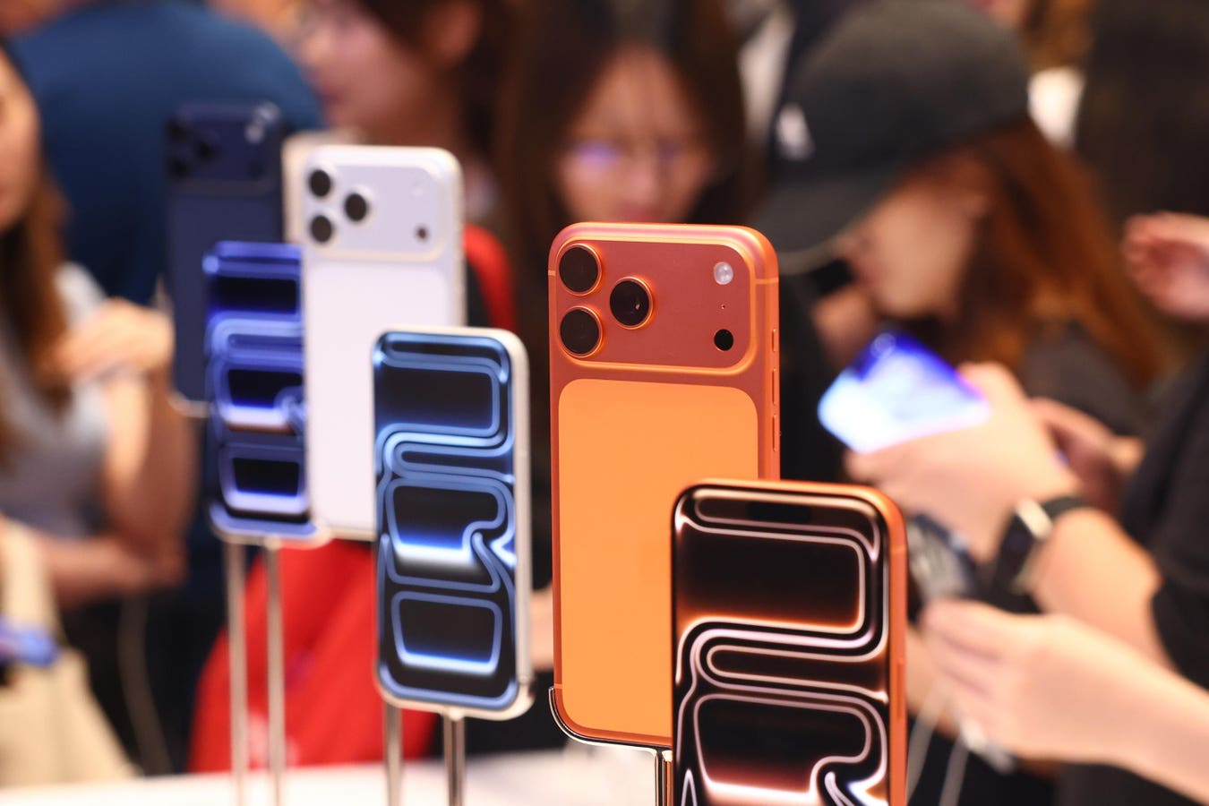 Apple Brings Security To iPhone Green-Bubble Chats