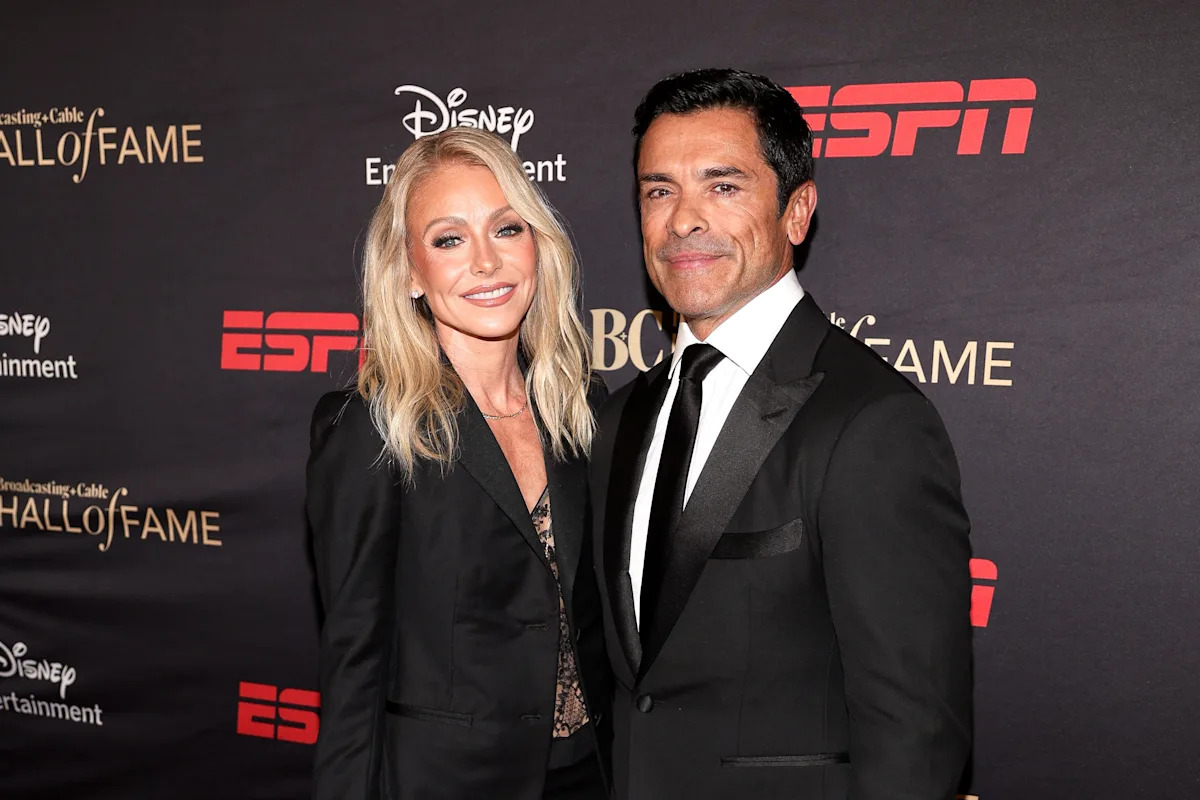 Mark Consuelos says taping 'Live' changes intimacy with Kelly Ripa