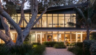 The Veneklasen House in Photos