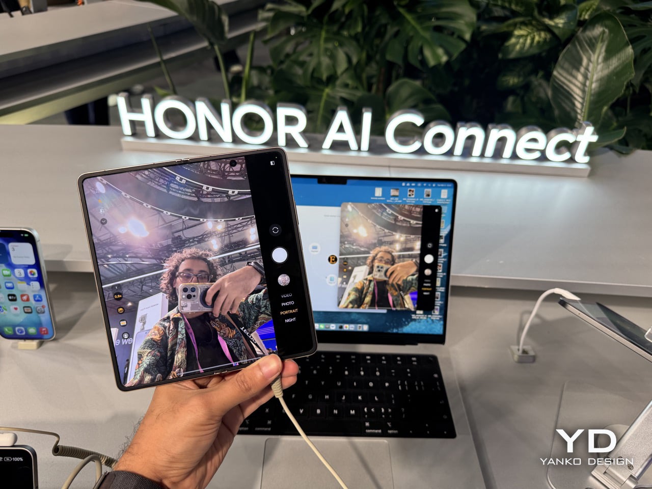 I Ran Android On A MacBook And Even Airdropped Files To iPhone at MWC 2026… And You Can Too