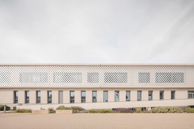 Voltaire College / NM2A - Exterior Photography