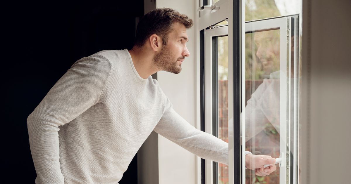 Households urged to keep windows and doors shut between 10am and 3pm this month
