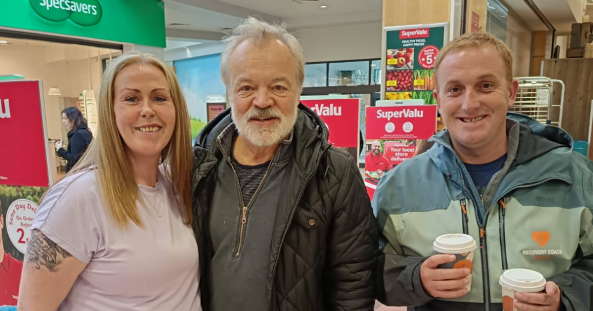 Graham Norton stops for snap in hometown Bandon Supervalu
