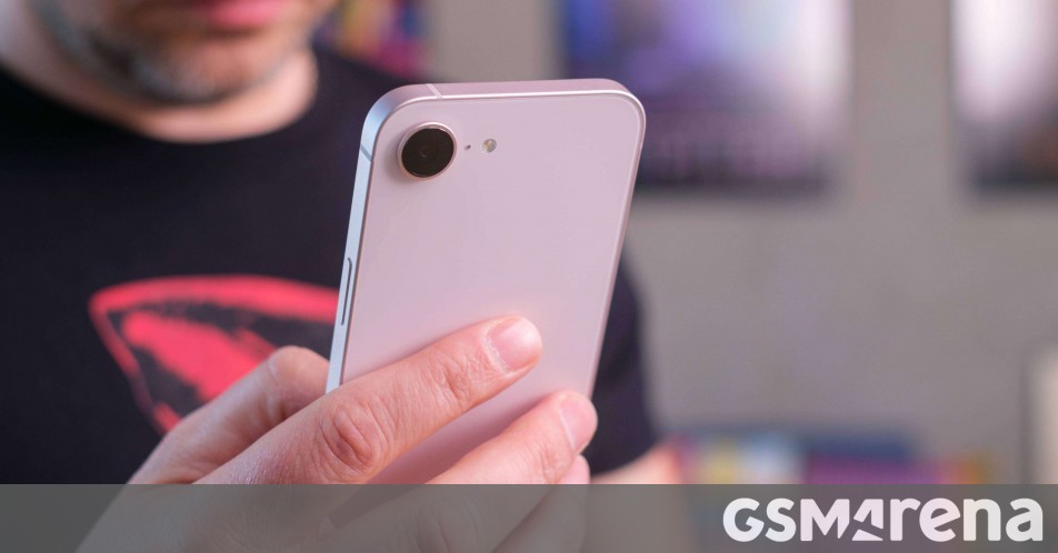 Apple iPhone 17e in for review
