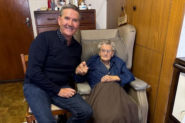 Daniel O’Donnell pays visit to Ireland’s oldest person Eileen Hynes: ‘Such a pleasure to meet her’