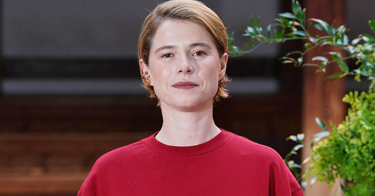 Jessie Buckley tipped for Oscar glory ahead of unpredictable ceremony