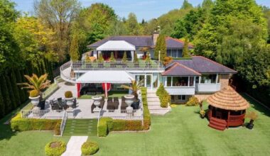 Price of Michael Smurfit’s former Kildare home is slashed by €1 million