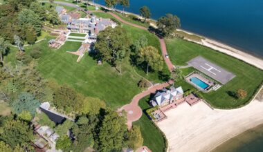 Billy Joel finally sells his Long Island mansion, €12m under the asking price – The Irish Times