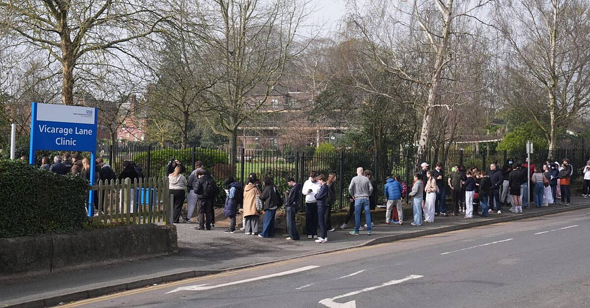 Over 8,000 meningitis vaccines handed out in Kent as queues improve over weekend