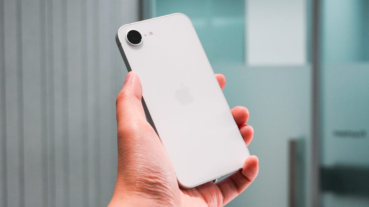 You can get a free iPhone 17e at Visible with this deal - here's how