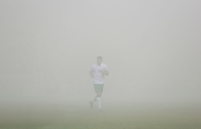 irelands-robbie-brady-runs-on-the-pitch-amidst-swirling-fog-during-the-euro-2016-play-off-first-leg-soccer-match-between-bosnia-and-ireland-in-zenica-bosnia-friday-nov-13-2015-ap-photoamel-em