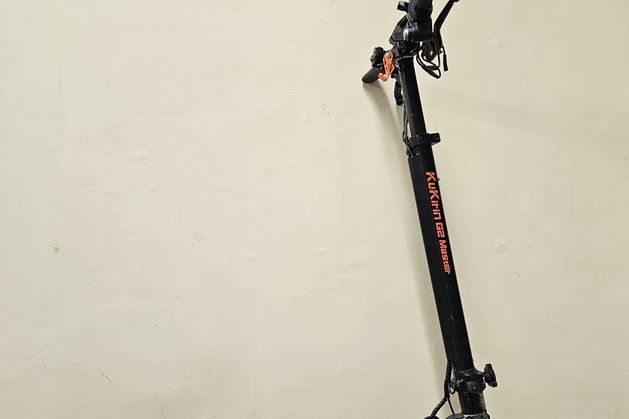 Man (30s) charged and teen arrested as gardaí seize e-scooters and bladed weapon in Dublin 7