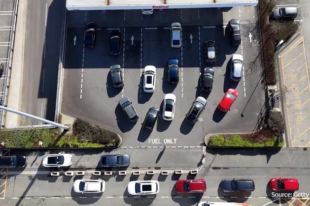 Economic mood darkens as consumers cut spending, sending confidence to a three-year low