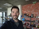 Selfies comparison: Galaxy S26 Ultra - 23mm, f/2.2, ISO 200, 1/120s (4000x3000px) - Galaxy S26 Ultra vs. Galaxy S25 Ultra