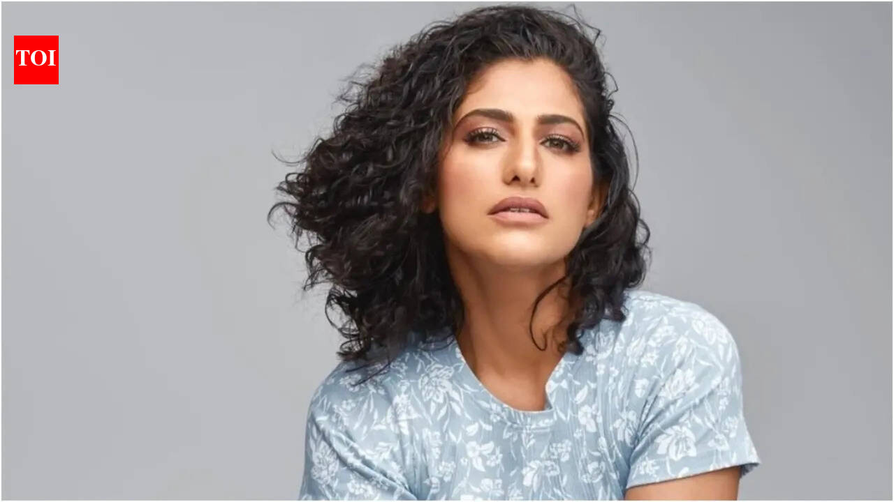 Did Kubbra Sait just take a dig at actors undergoing surgery for unrealistic body standards? says, 'Why are we insecure? | Hindi Movie News