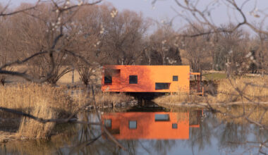 Red Bridge Cabin / Wiki World + Advanced Architecture Lab