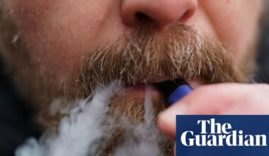 Vaping likely to cause lung and oral cancer, Australian researchers find in new review of evidence | Health