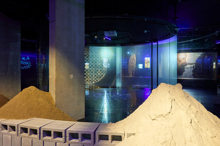 Choreographing Lagos: Dele Adeyemo on Dance, Cosmology, and Spatial Practices - Image 20 of 22